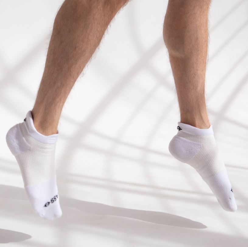 K-Active_58528_Lasso_Sneakersocke_weiss_Anwendung1