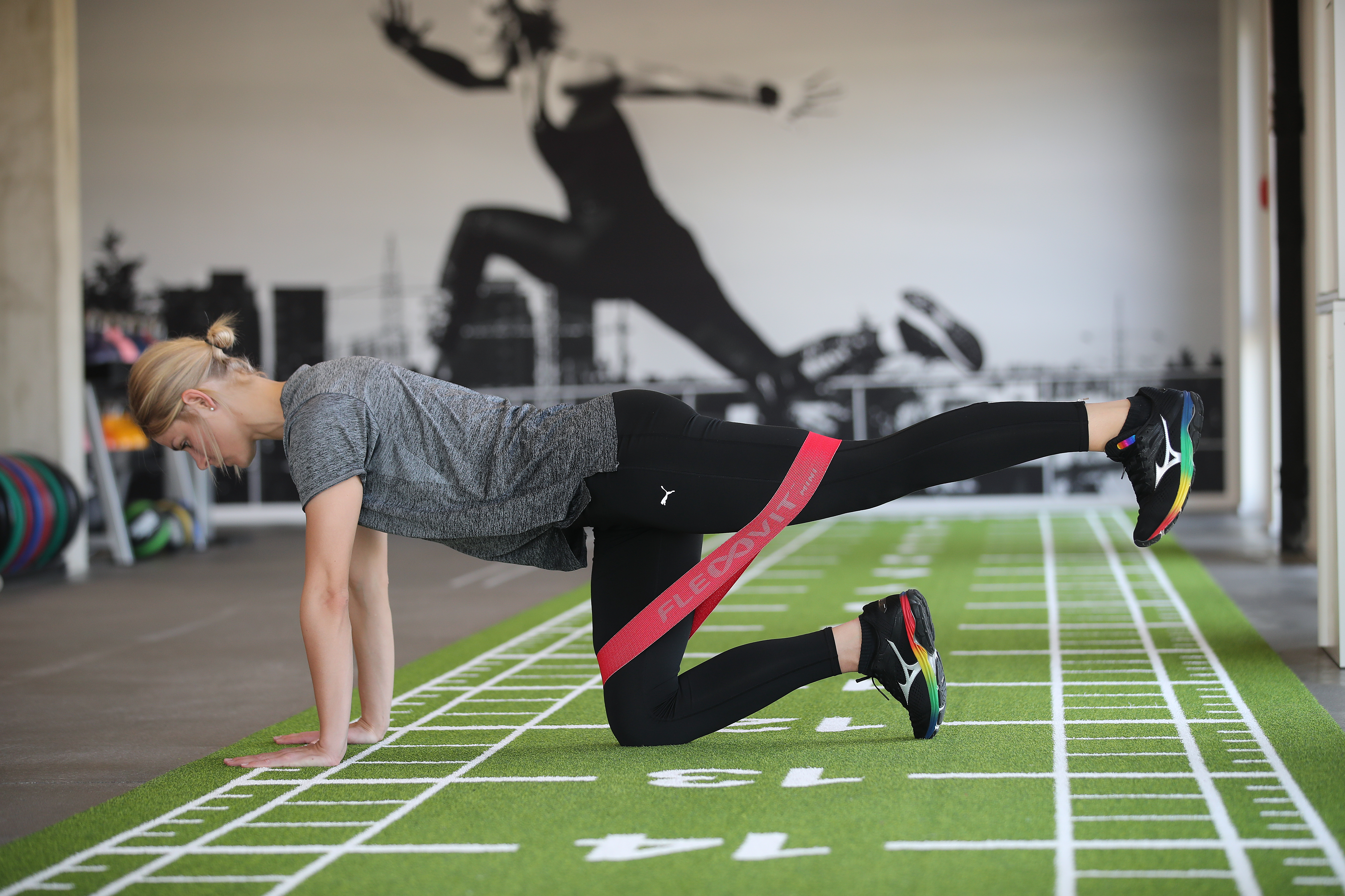 Mini_Exercise_Hamstring-Raise_2