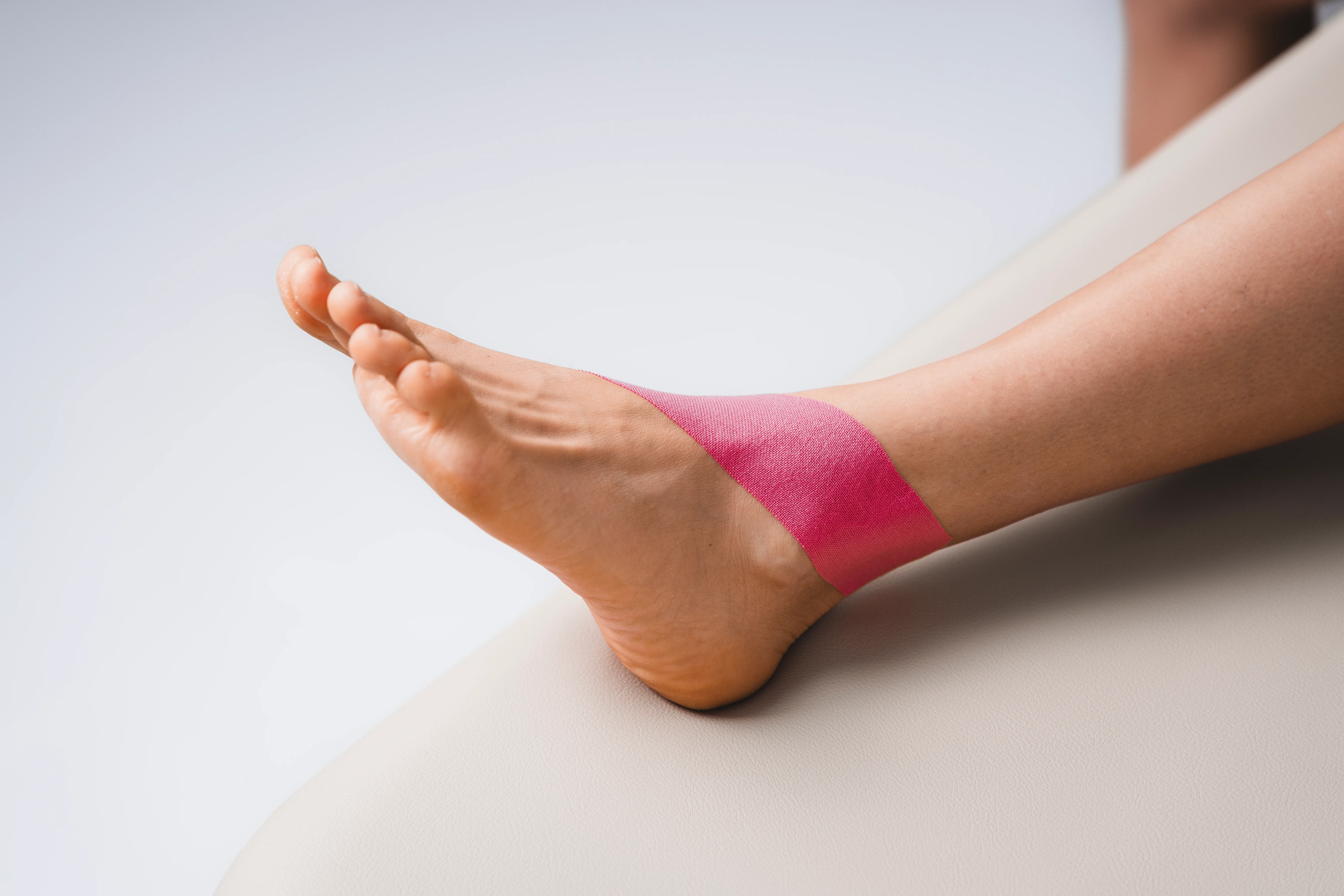 Peroneal tendon Fuss Ueberreizung tapen Bild 9