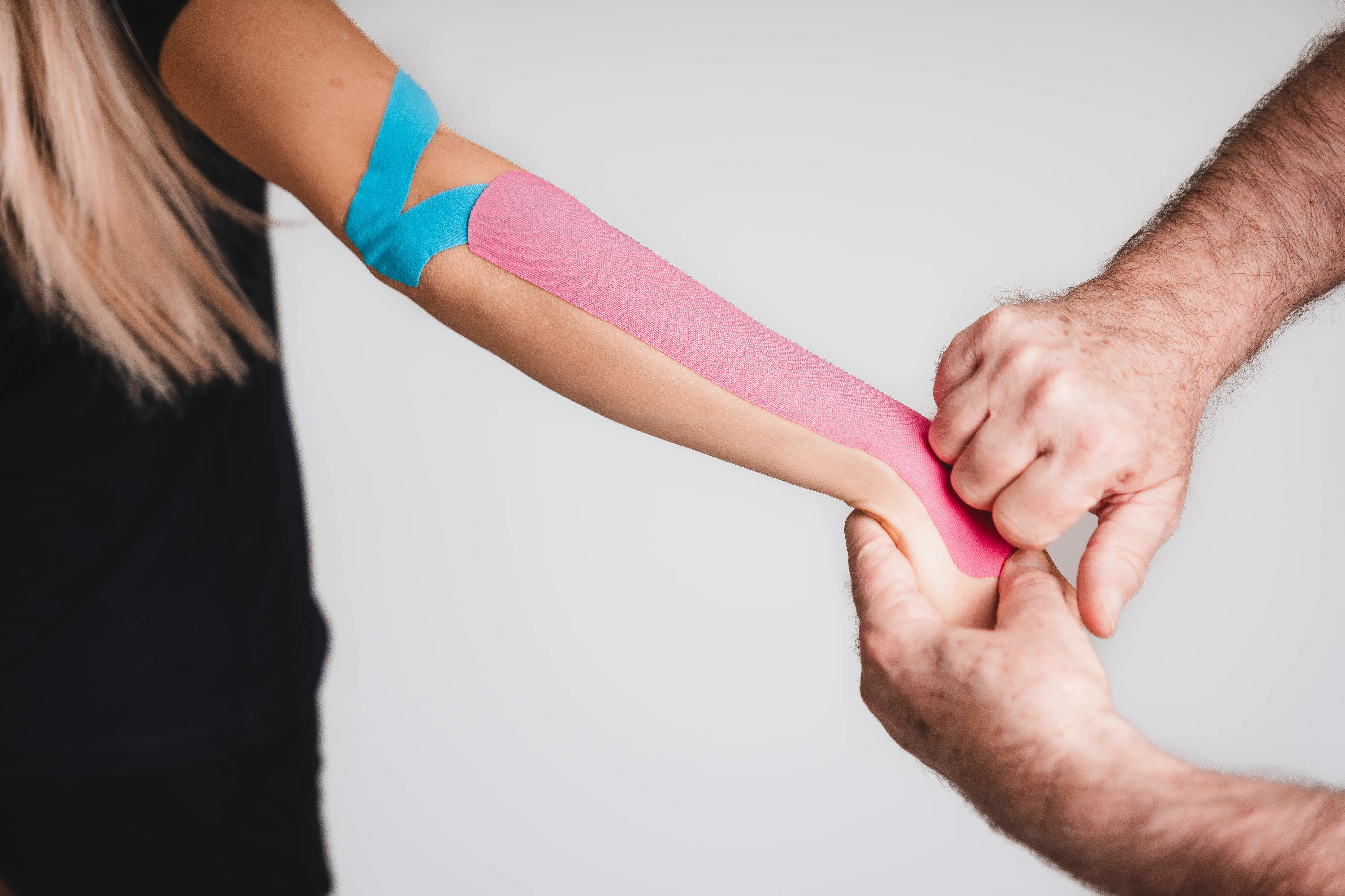 Elbow Ellenbogen tapen Bild 15